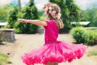 little girl twirling 773023_640 320x216